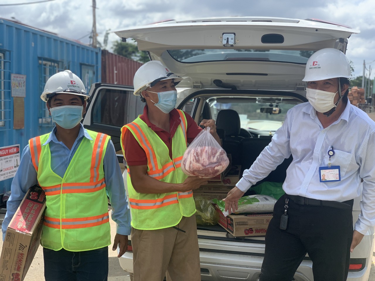 CDC GAVE FOOD SUPPLIES FOR AQUACITY PROJECT- BIEN HOA CITY