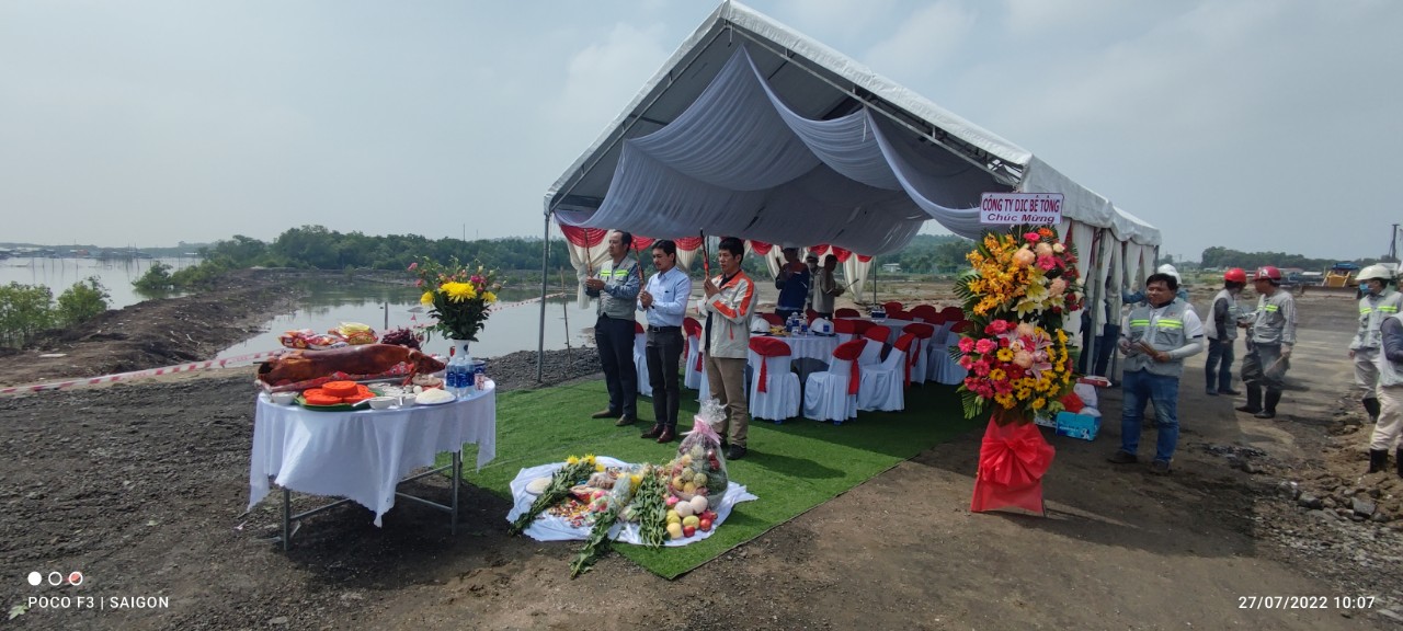 LỄ ĐỘNG THỔ HẠNG MỤC CỌC XI MĂNG ĐẤT XỬ LÝ NỀN ĐƯỜNG SAU KÈ - CÔNG TRÌNH THỦY CÔNG CẢNG QT LONG SƠN