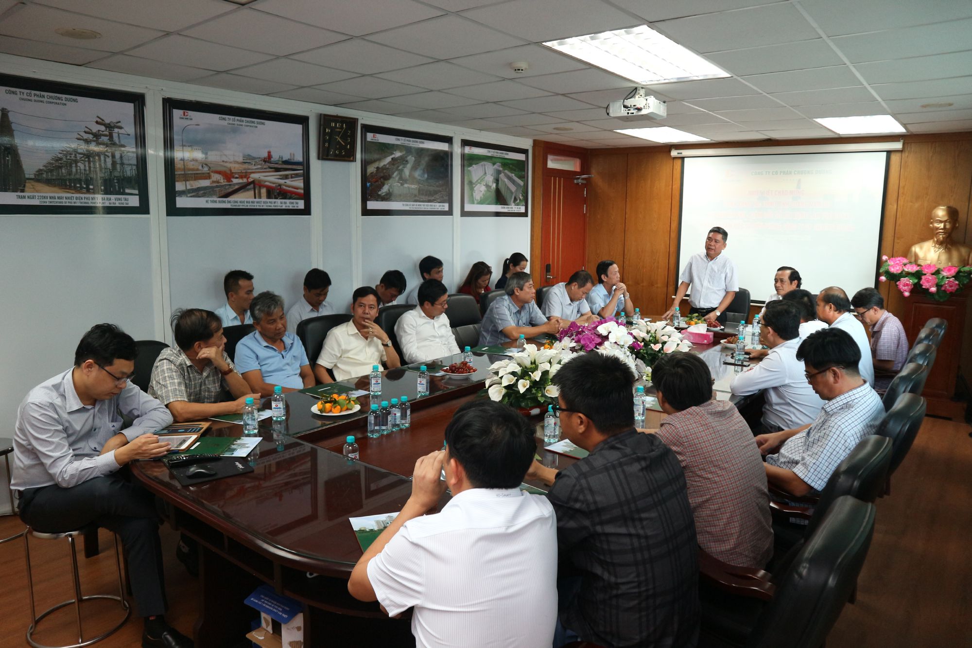 ĐOÀN CÔNG TÁC UBND TỈNH QUẢNG NAM THAM QUAN VÀ LÀM VIỆC TẠI CÔNG TY CHƯƠNG DƯƠNG