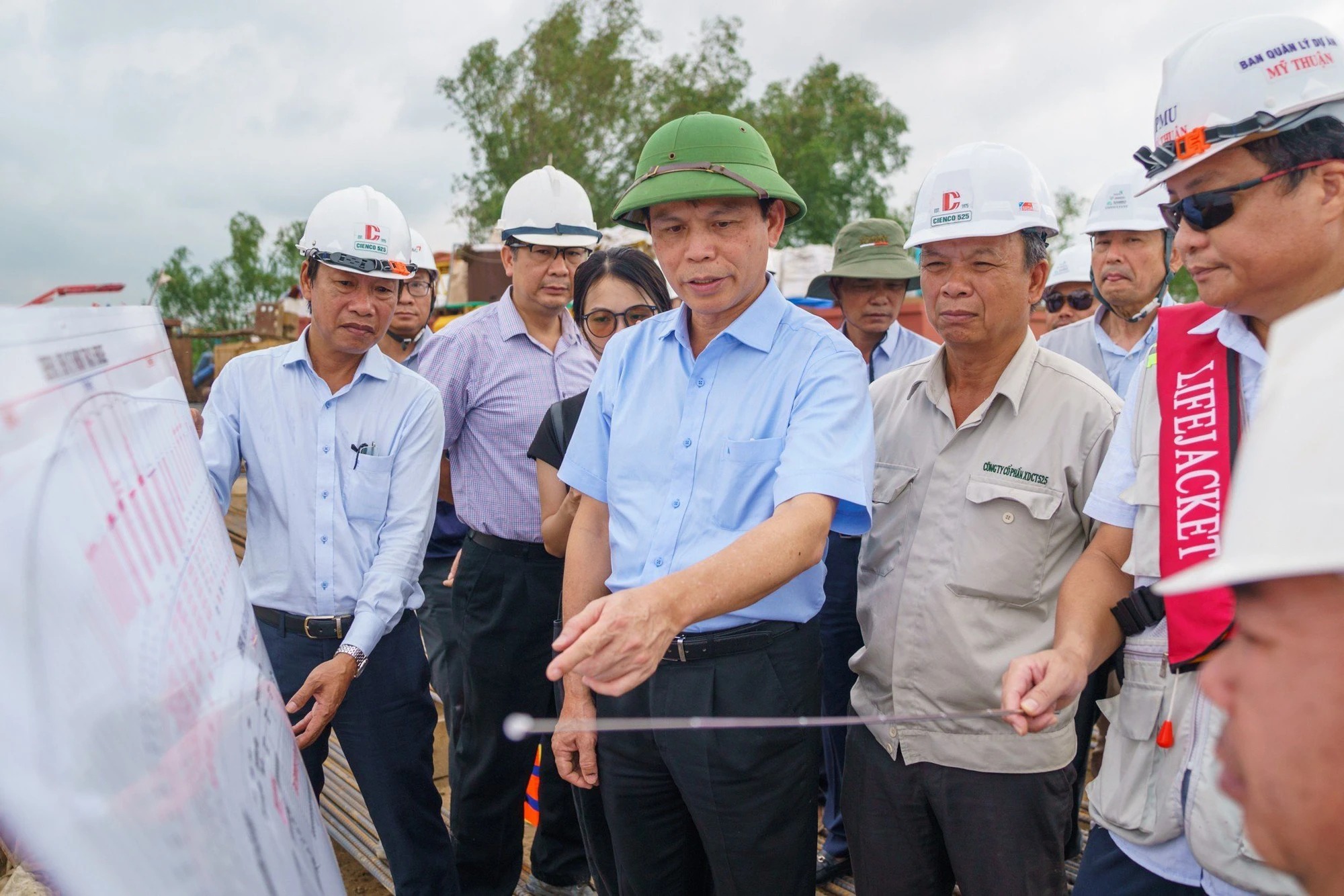 THỨ TRƯỞNG BỘ GTVT LÊ ANH TUẤN THĂM VÀ CHỈ ĐẠO TẠI DỰ ÁN CẦU NHƠN TRẠCH DO CIENCO 525 THI CÔNG